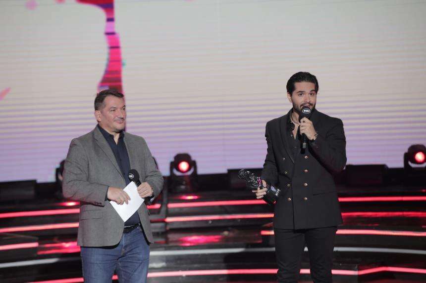Πύρρος Δήμας και Χρήστος Μάστορας μαζί στην σκηνή των Mad VMA 2020