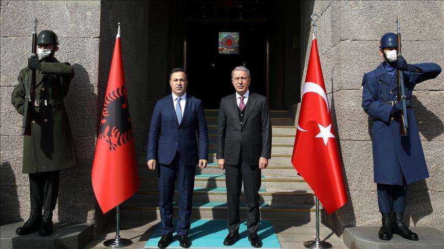 Συνάντηση υπουργών άμυνας Αλβανίας - Τουρκίας στην Άγκυρα