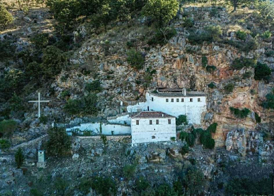 Ως «Σπηλιά με Ζωγραφιές» αντιμετωπίζει την Παναγία του Κώσταρι το Υπ. Πολιτισμού της Αλβανίας
