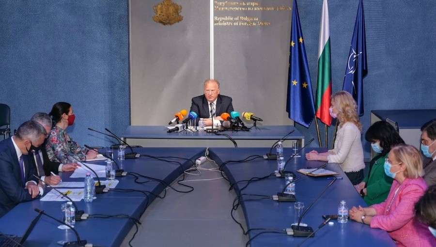 Η Βουλγαρία περιμένει μακροπρόθεσμη λύση στο θέμα με τα Σκόπια