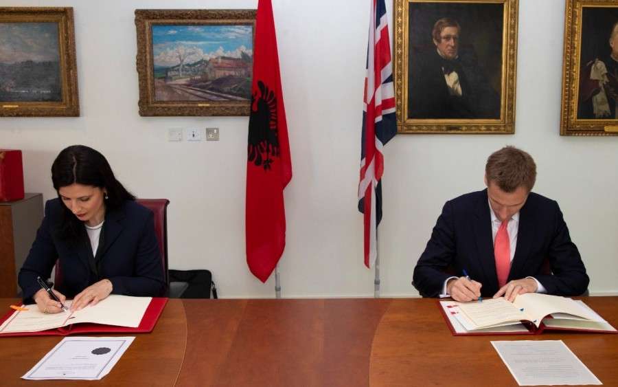 Ηνωμένο Βασίλειο και Αλβανία υπέγραψαν συμφωνία μεταγωγής Αλβανών κρατουμένων σε αλβανικές φυλακές