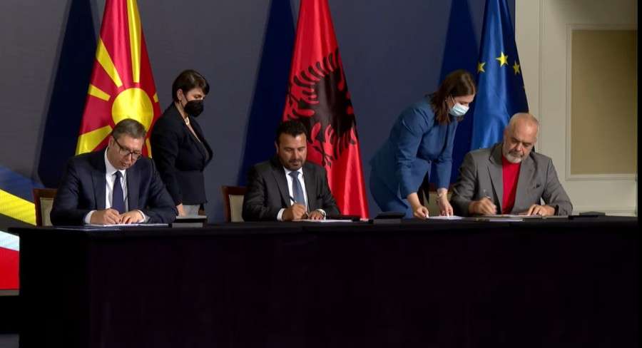Συνοδευόμενη από ενστάσεις η νέα συμφωνία «Ανοιχτά Βαλκάνια» για Αλβανία, Σερβία και Σκόπια