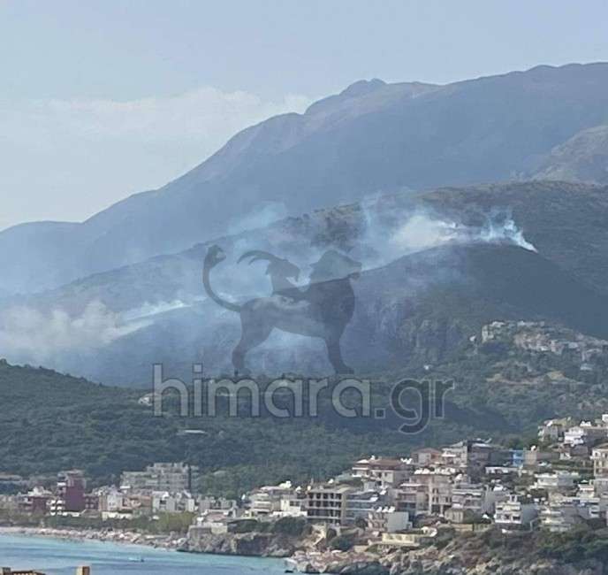 Οι φλόγες πλησιάζουν σπίτια στη Χιμάρα