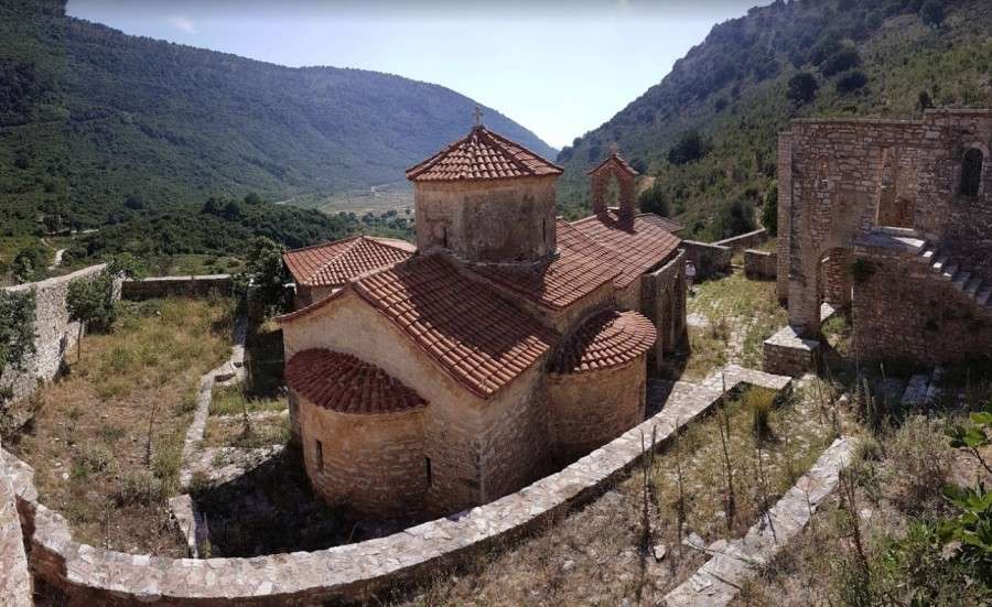 Θεμελιώνουν πάνω στην αδικία - Καταπατήσεις περιουσίας στην Ορθόδοξη Εκκλησία της Αλβανίας