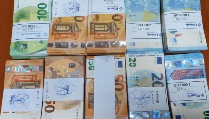 Αλβανός που έκρυβε στο λάστιχο του αυτοκινήτου 45 χιλ. ευρώ, συνελήφθη στην Κακαβιά