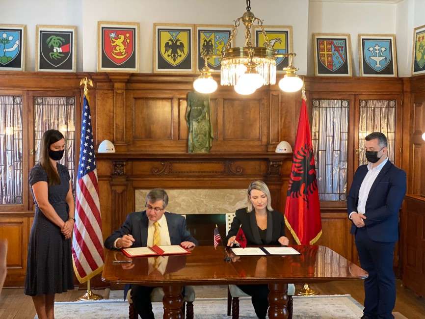 ΗΠΑ και Αλβανία υπέγραψαν μνημόνιο για την προστασία της πολιτιστικής κληρονομίας
