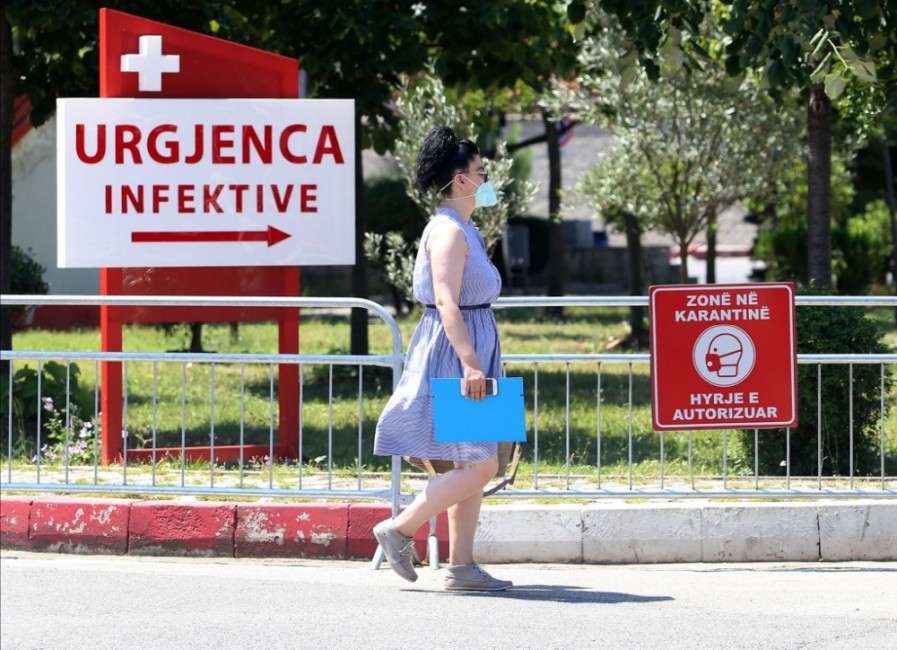 Η Αλβανία εξετάζει τον αποκλεισμό των ανεμβολίαστων κατά του COVID-19 από όλους τους δημόσιους χώρους