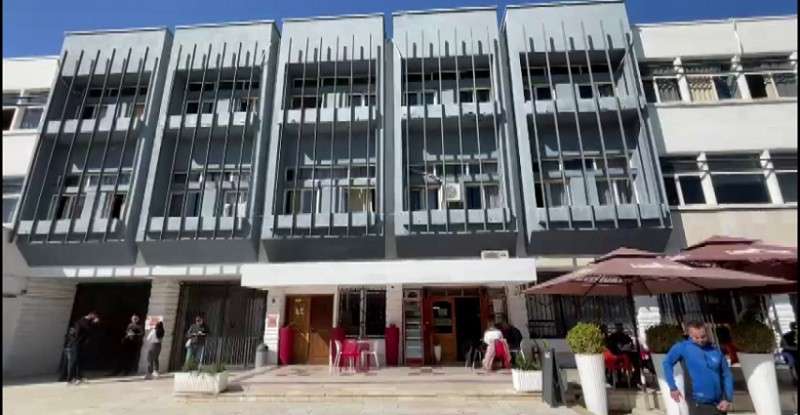 Συνελήφθη ο τοπογράφος του Δήμου Χιμάρας για πλαστογραφία σε εκτάσεις των Δρυμάδων