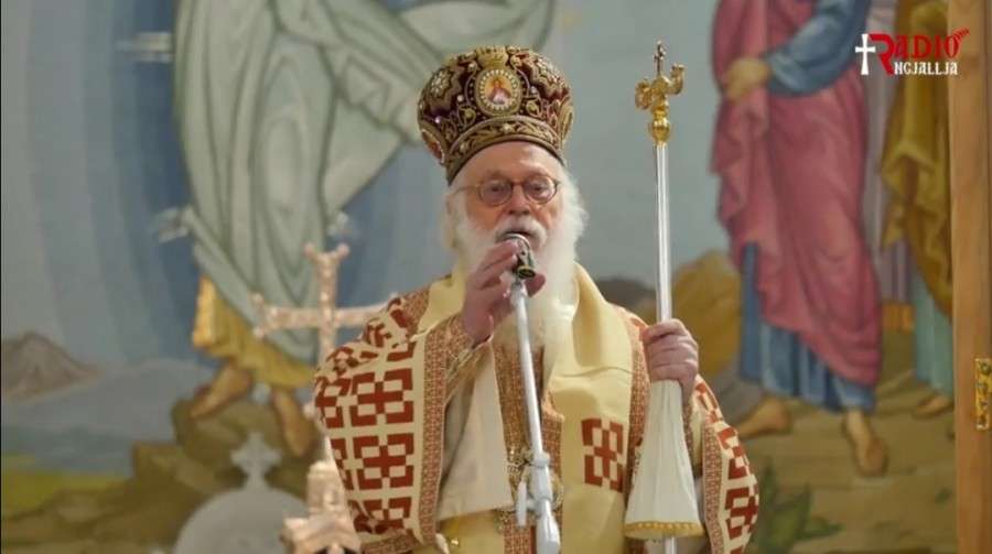 Αρχιεπίσκοπος Αναστάσιος: Να πορευόμαστε ως τέκνα φωτός (βίντεο)