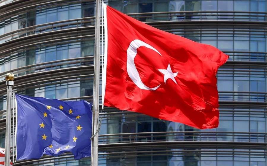 Η ΕΕ δίνει 560 εκατ. ευρώ στην Τουρκία για τους πρόσφυγες