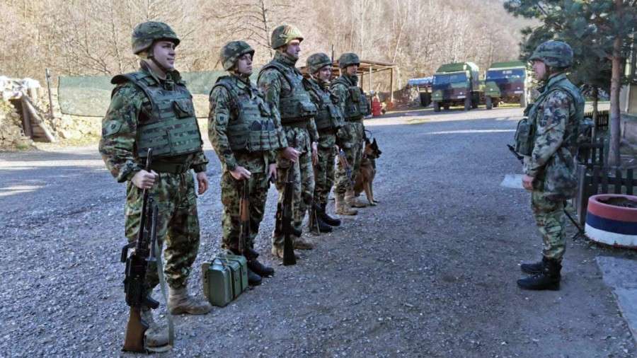 Εκπαίδευση του Σερβικού Στρατού στα συνόρα με το Κόσοβο