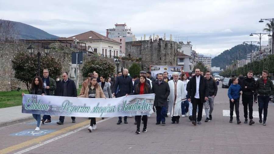 Αλβανία: Διαθρησκειακή πορεία για την ειρήνη στο Ελμπασάν