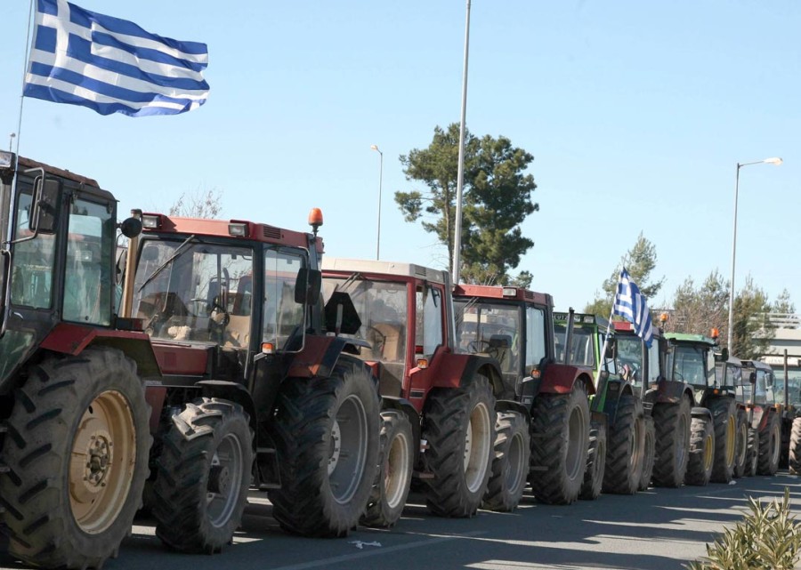 Συμβολικός αποκλεισμός του τελωνείου Κρυσταλλοπηγής από τους αγρότες της Δ. Μακεδονίας