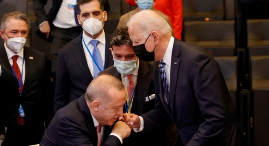 Άρση των αμυντικών κυρώσεων από τις ΗΠΑ ζητά ο Ερντογάν
