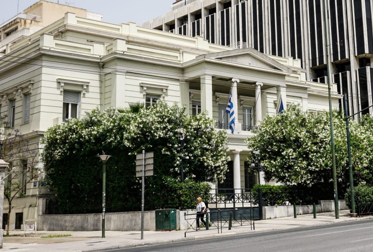 Το ΥΠΕΞ διαψεύδει την αιχμαλωσία του Έλληνα προξένου στην Μαριούπολη