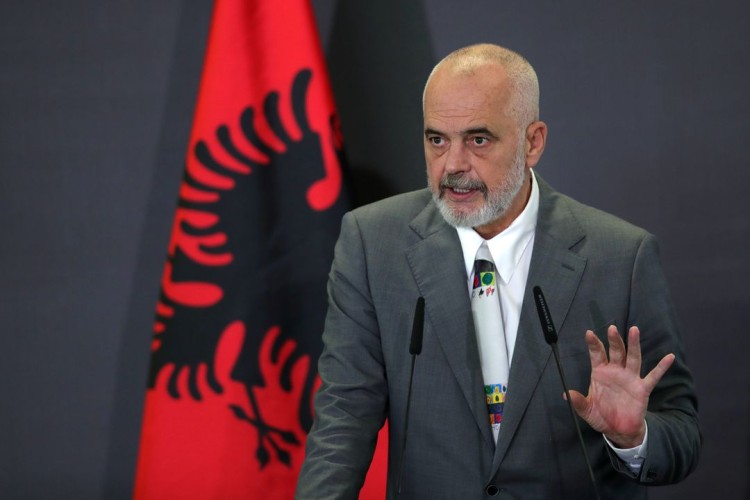 Η Αλβανία ενδέχεται να ζητήσει διαχωρισμό από τα Σκόπια στις διαπραγματεύσεις με την ΕΕ