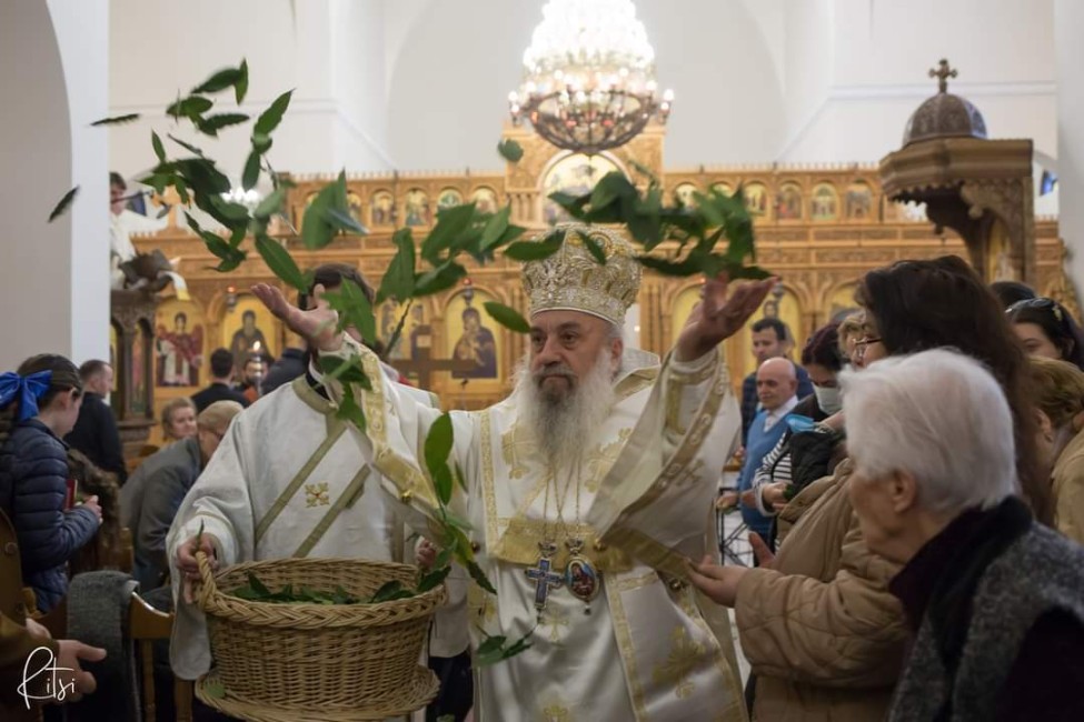 Τα Τίρανα γιόρτασαν την πρώτη Ανάσταση (φωτογραφίες)