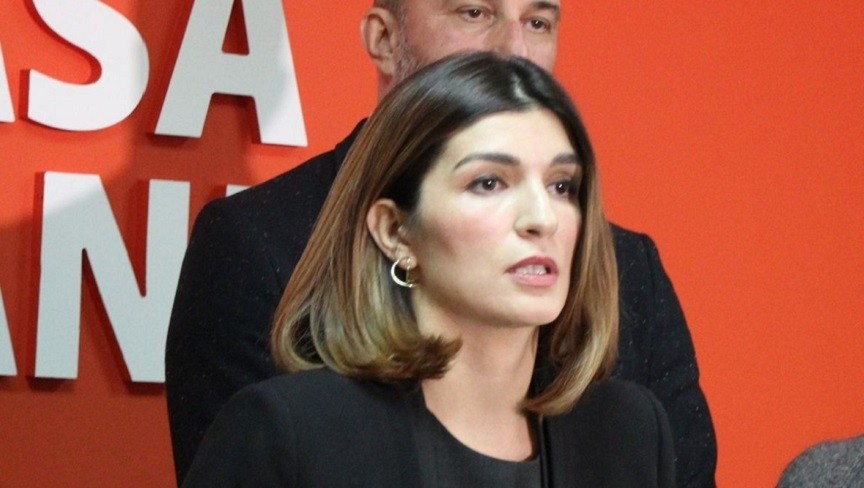 Βόσνια βουλευτής ζητά από τον Ράμα να αναγνωρίσει την σφαγή της Σρεμπρένιτσα