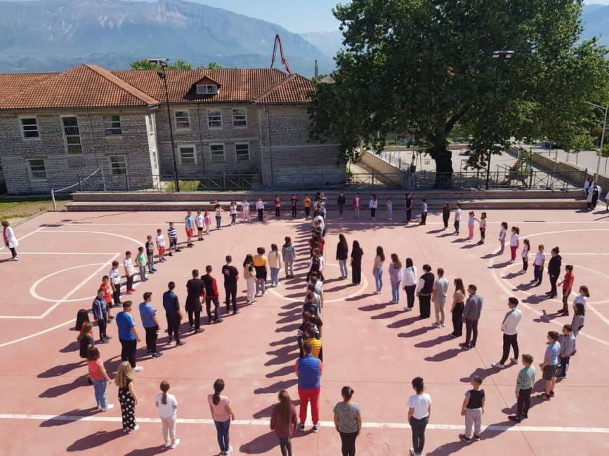 Το Σχολείο Δερβιτσάνης τίμησε την Διεθνή Ημέρα Ειρηνικής Συμβίωσης