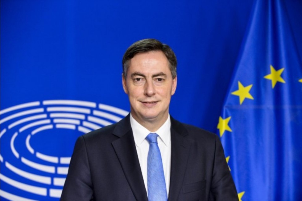 Μακάλιστερ: Η ΕΕ να ξεκινήσει τις διαπραγματεύσεις με Αλβανία και Σκόπια