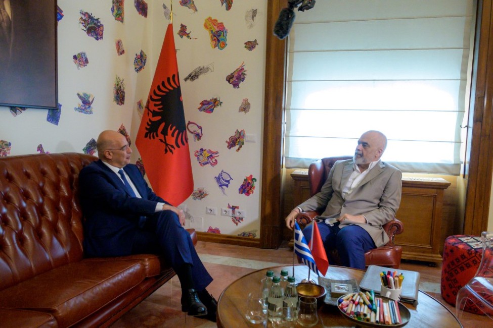Όχι άλλα μέτρα κι άλλα σταθμά στο «εμπόλεμο» με την Αλβανία