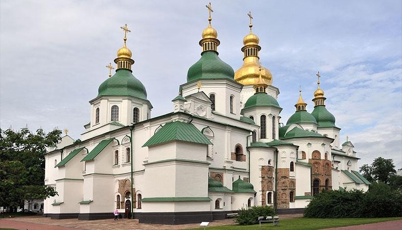 Την «πλήρη ανεξαρτησία»  από το Πατριαρχείο Μόσχας διακήρυξε η Ουκρανική Ορθόδοξη Εκκλησία