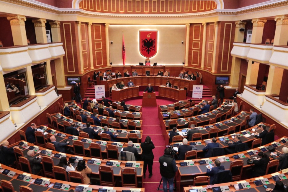Το σοσιαλιστικό κόμμα Αλβανίας θα ψηφήσει για τη «Γενοκτονία της Σρεμπρένιτσα»