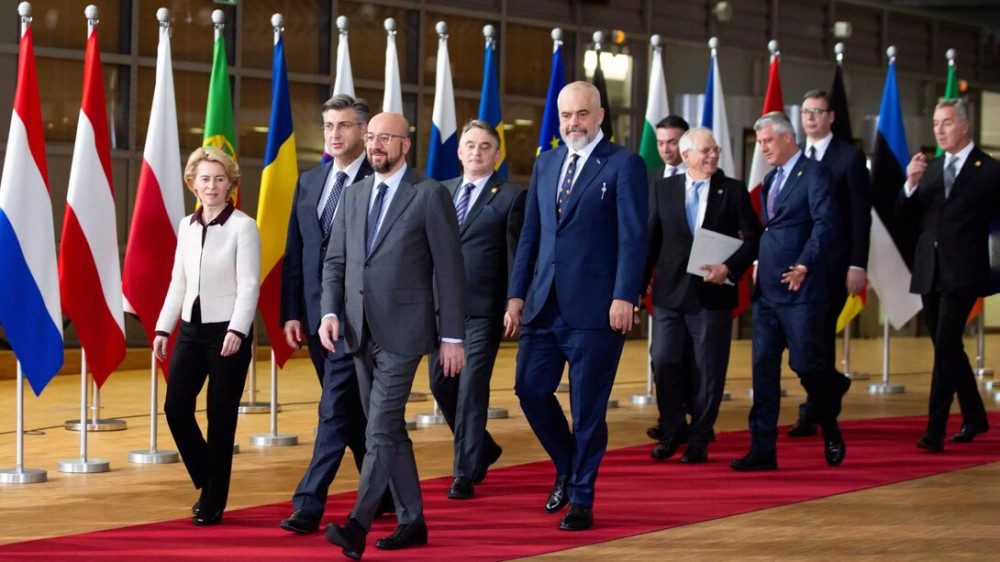 Οι υποψήφιες χώρες των Δ. Βαλκανίων για την ΕΕ των κυριαρχούνται από τη διαφθορά