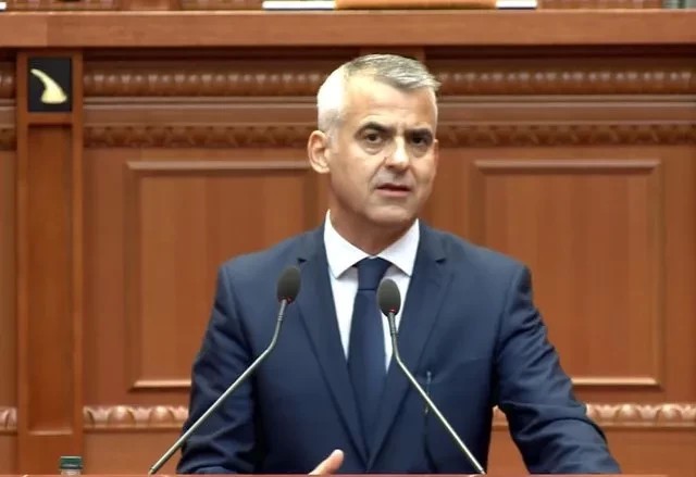 Επίθεση της Υπουργού Επικρατείας της Αλβανίας προς τον Ευάγγελο Ντούλε
