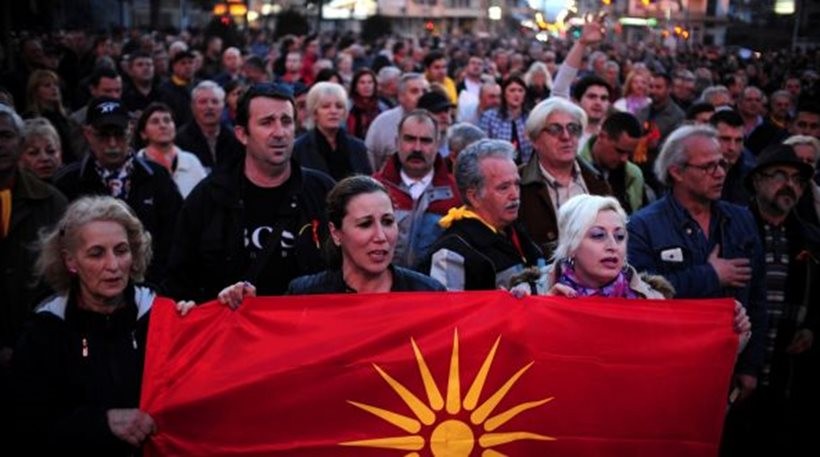 Διχασμένα Σκόπια υπό την πίεση και της Αλβανίας να δεχτούν τη γαλλική πρόταση