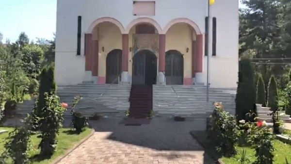 Επιτήδειοι έκλεψαν την εκκλησία Αγίου Νικολάου στην Κορυτσά