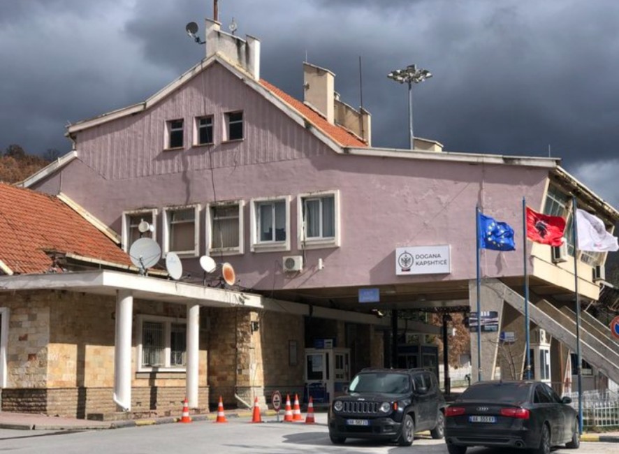 Δυο Αλβανοί τελωνειακοί υπάλληλοι συνελήφθησαν για κατάχρηση καθήκοντος