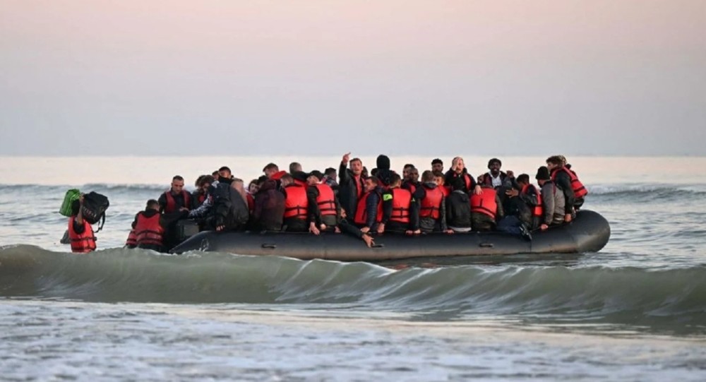 Βρετανία: Το 40% των μεταναστών που εισέρχονται από τη Μάγχη είναι από την Αλβανία