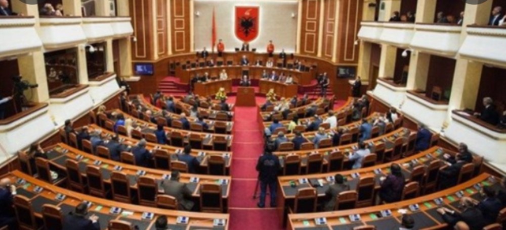 Η πολυτελής ζωή των Αλβανών βουλευτών εις βάρος του κρατικού προϋπολογισμού