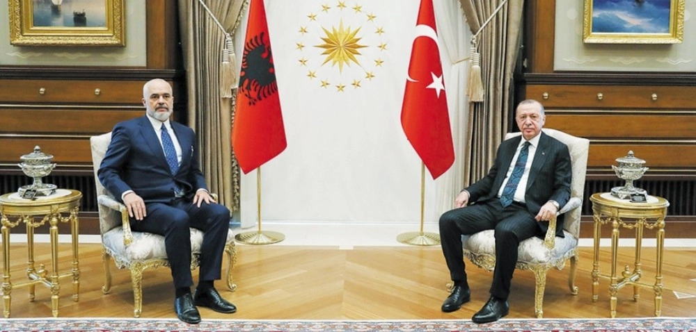 Η Τουρκία στο πλευρό της Αλβανίας στην παγκόσμια κρίση