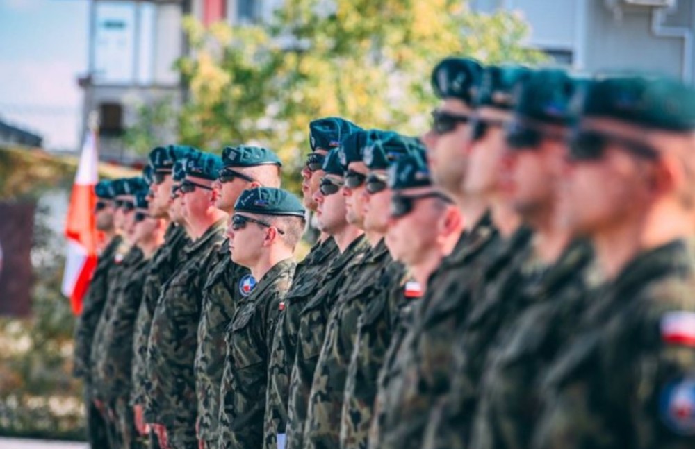 Αυξάνει τα στρατεύματα η KFOR στα δύο τελωνεία με τη Σερβία