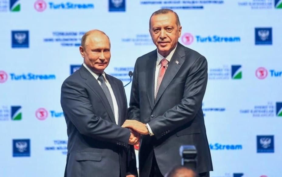 Διέξοδο μέσω Πούτιν βρίσκει ο Ερντογάν - Αύξησε τις εισαγωγές πετρελαίου από τη Ρωσία