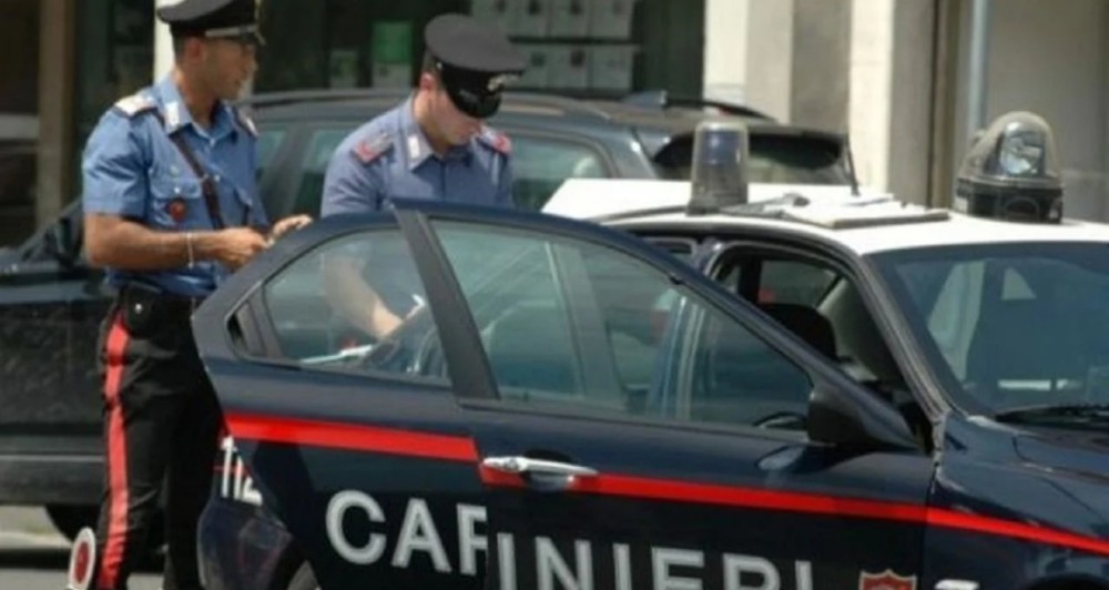 Η ιταλική αστυνομία κατάσχεσε από Αλβανό ναρκωτικά και όπλα αξίας 10 εκατομμυρίων ευρώ