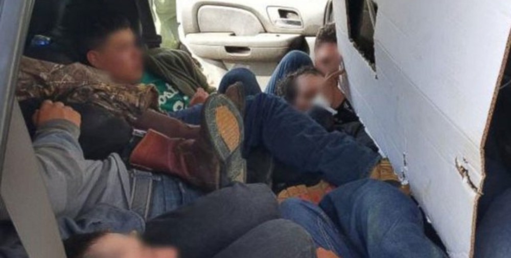 Ένα βαν με οκτώ Σύριους ακινητοποιήθηκε στην Αυλώνα