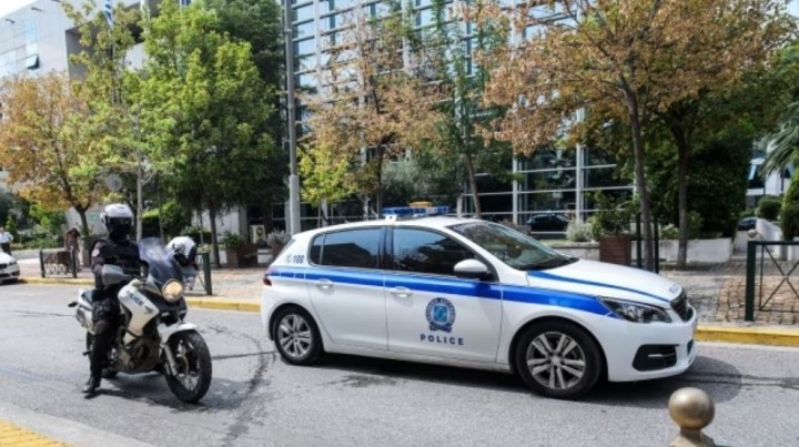 Αθήνα: Δύο Αλβανοί πιάστηκαν με όπλα στο αυτοκίνητο - Υποψιάζεται ότι επρόκειτο να διαπράξουν δολοφονία