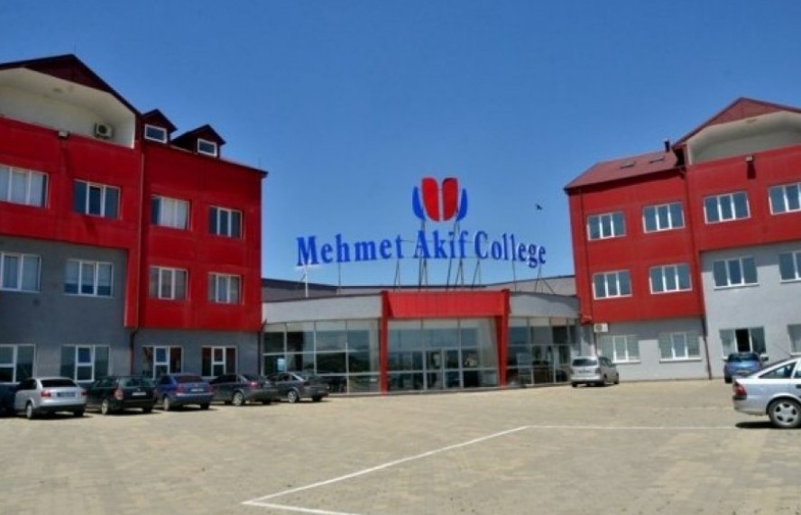 Η Αλβανία κλείνει δύο σχολεία που συνδέονται με τους Γκιουλενιστές αντιπάλους του Ερντογάν