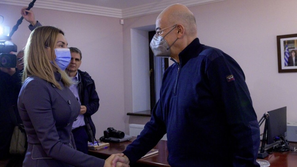 Σε καταφύγιο μεταφέρθηκε ο Νίκος Δένδιας κατά τη διάρκεια επίσκεψης στο Κίεβο