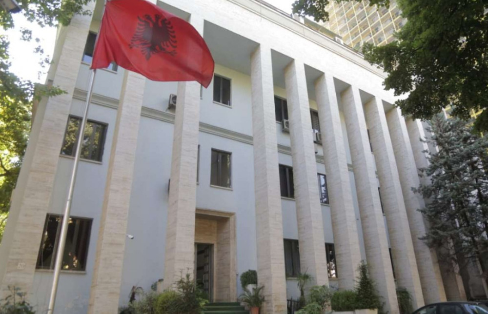 Εντατικός έλεγχος στα αλβανικά δικαστήρια έπειτα από τηλεφώνημα για βόμβα