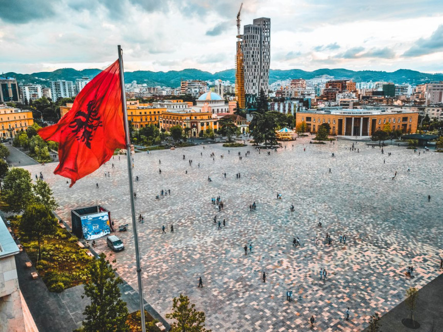 Σχεδόν το 70% των Αλβανών εργαζομένων δυσκολεύονται στην κάλυψη των μηνιαίων αναγκών τους - himara.gr | Ειδήσεις απ' την Βόρειο Ήπειρο