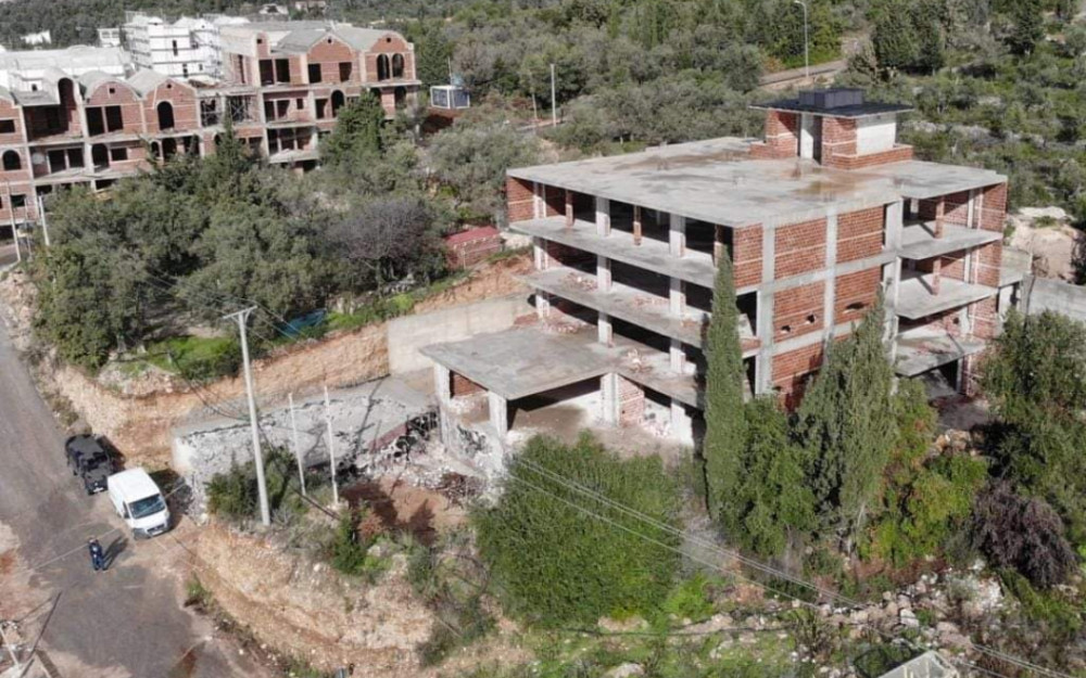 Κατεδάφιση 5οροφου κτιρίου στους Δρυμάδες - himara.gr | Ειδήσεις απ' την Βόρειο Ήπειρο