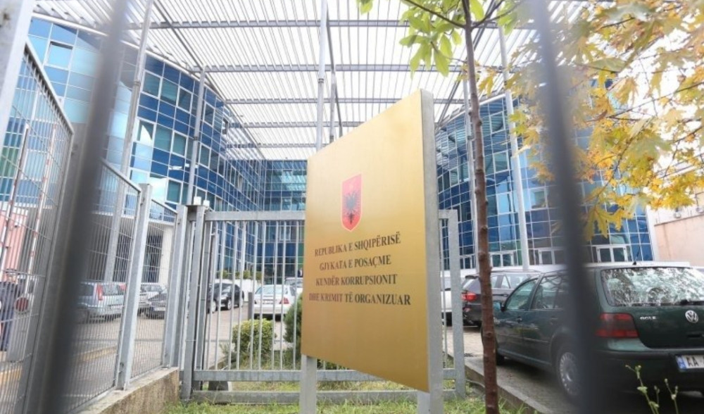 Έξι υπάλληλοι του δημαρχείου Δυρραχίου καταδικάστηκαν για κατάχρηση καθήκοντος