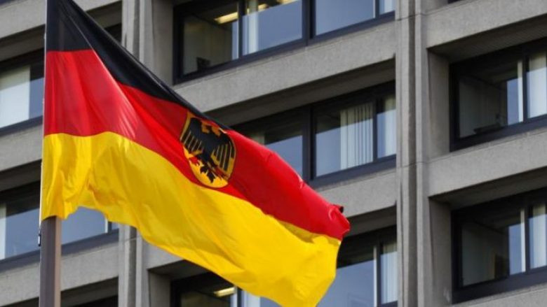 ambasada-gjermane-735x400-780x439 Η Γερμανία θα διπλασιάσει τον αριθμό εισαγωγής στη χώρα για ανειδίκευτους εργάτες από τα Δ. Βαλκάνια