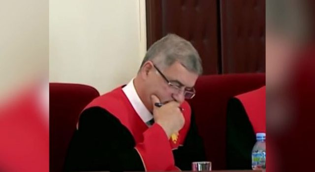 Μέλος του αλβανικού συνταγματικού δικαστηρίου κατηγορείται για απόκρυψη περιουσίας