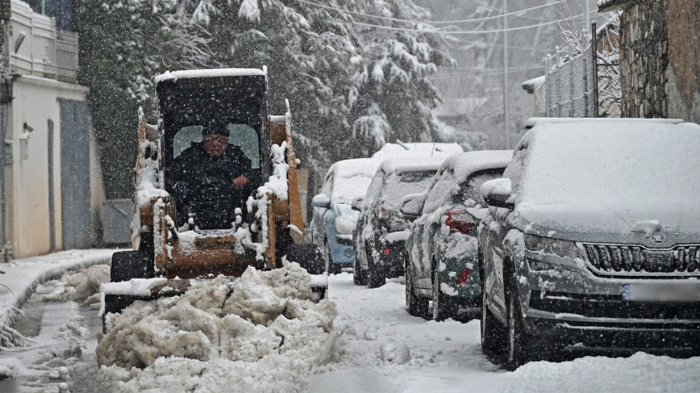 Εξ'αποστάσεως εργασία και εκπαίδευση τη Δευτέρα στην Αττική λόγω χιονιά