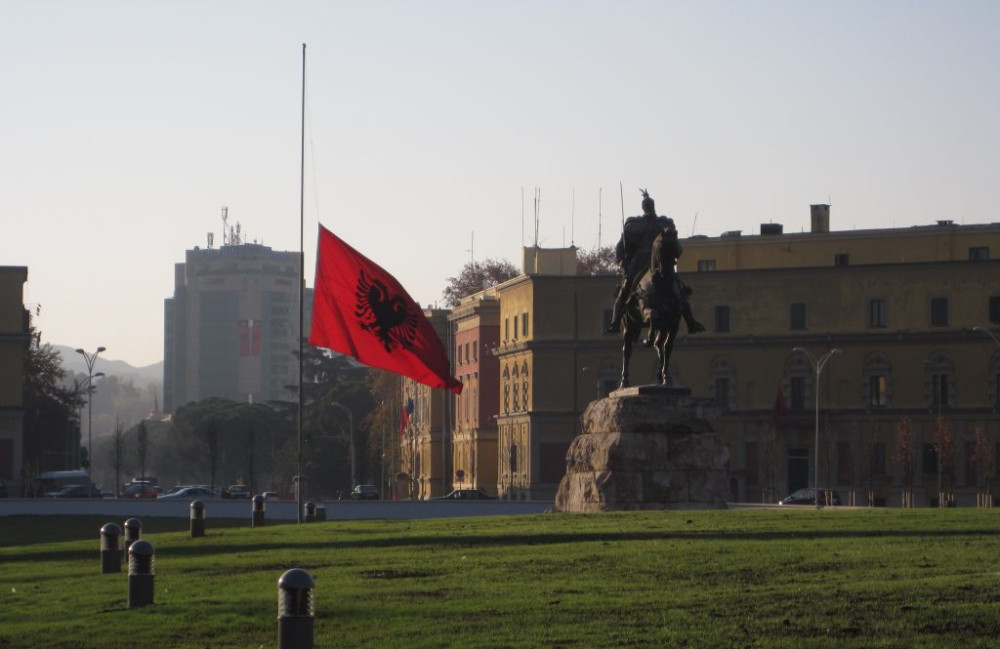 Ημέρα Πένθους κύρηξε την Κυριακή η Αλβανία για την τραγωδία στα Τέμπη